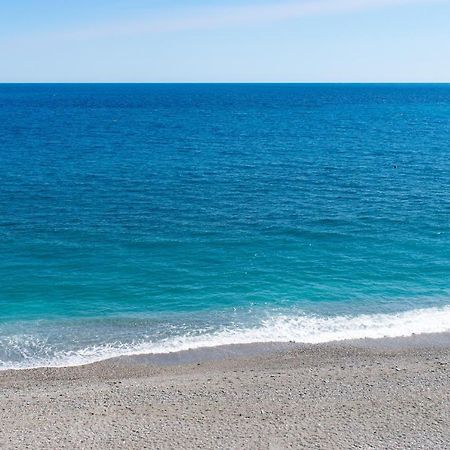 Beach House Acquamarina Letojanni Εξωτερικό φωτογραφία